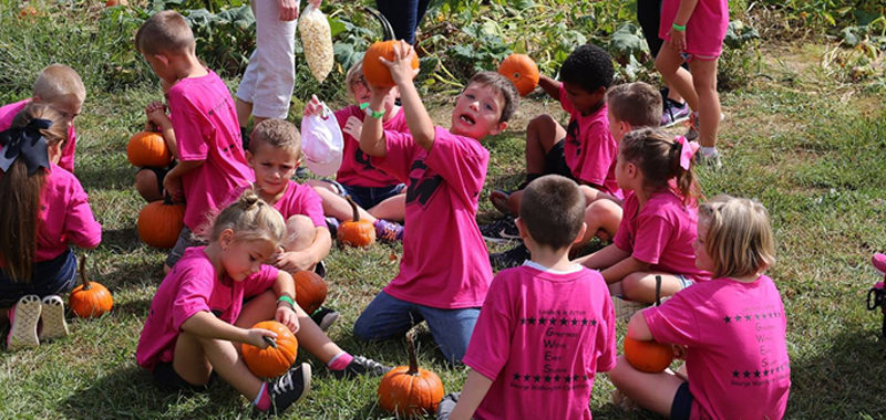 School Field Trip – Kids With Pumpkins School Field Trip - Kids With Pumpkins